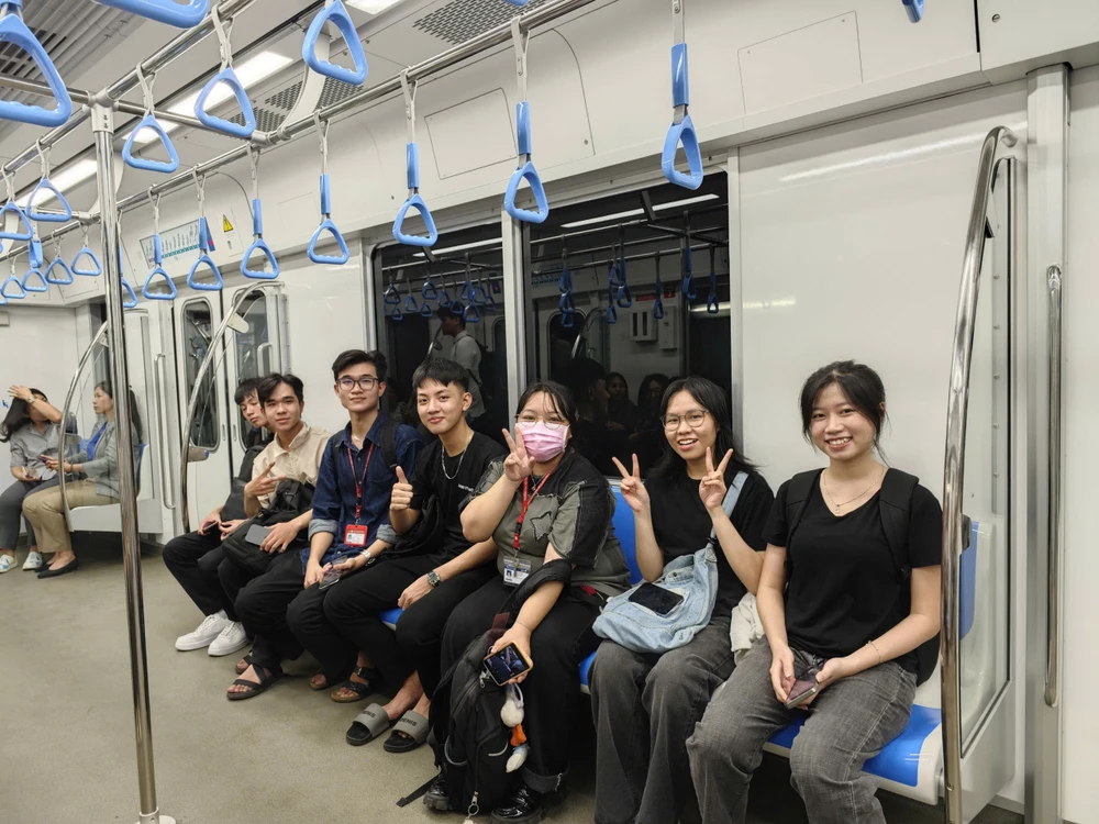 UBND TP.HCM chính thức ban hành giá vé metro số 1 với hơn 18.000 đồng/chuyến. Ảnh: ĐT