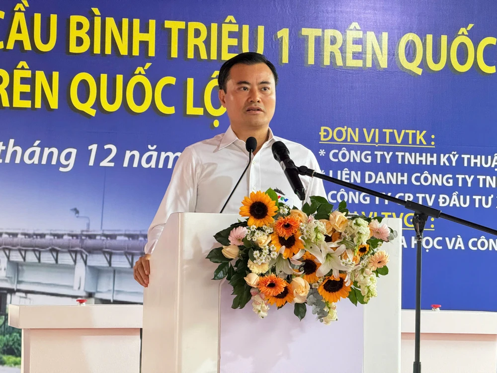 nâng tĩnh không cầu Bình Triệu 1