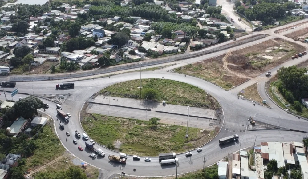 Cao tốc Bến Lức - Long Thành thông xe, nhưng xe chạy chưa nhiều