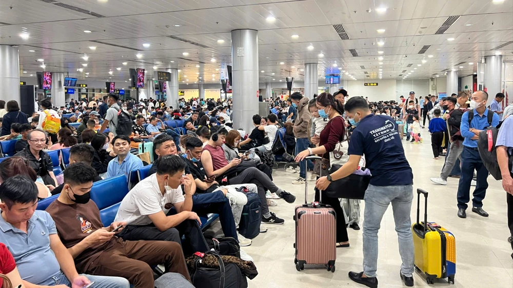 sân bay Tân Sơn Nhất