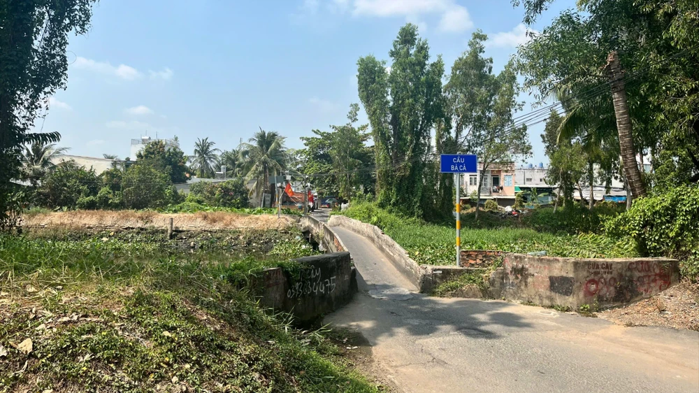 Việc khởi công xây dựng đường và cầu Bà Cả sẽ tạo điều kiện đi lại, tăng cường kết nối với Quốc lộ 13.