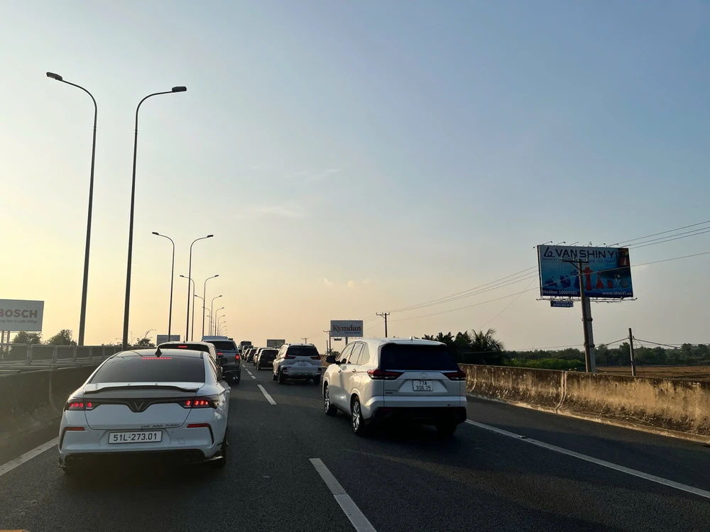 Cao tốc TP.HCM - Long Thành - Dầu Giây đang di chuyển rất chậm