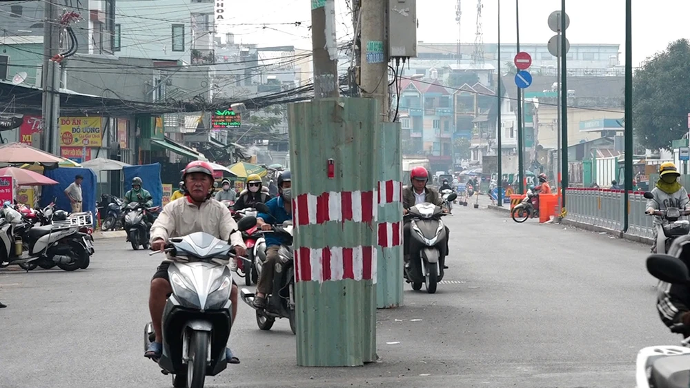 Khi nào di dời cột điện trên đường Dương Quảng Hàm?