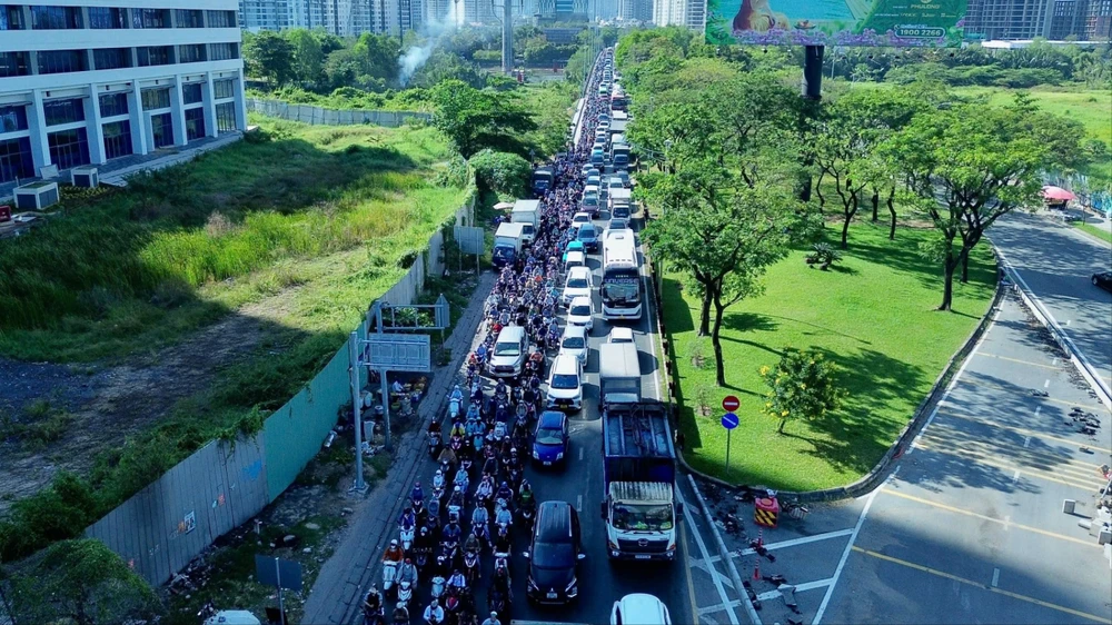 Khi nào khu Nam TP.HCM hết kẹt xe?