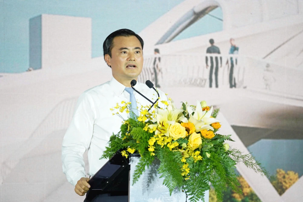 phó chủ tịch.jpg