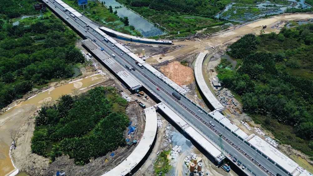 Nút giao Vành đai 3 với cao tốc TP.HCM - Long Thành - Dầu Giây.