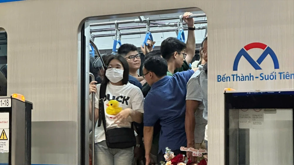 Metro số 1 sẽ hoạt động tới 23 giờ trong dịp Lễ 30-4