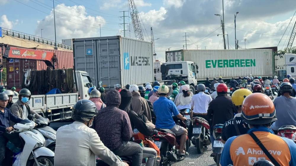 TP.HCM sẽ phân làn đường, tổ chức giao thông khu vực cảng Cát Lái