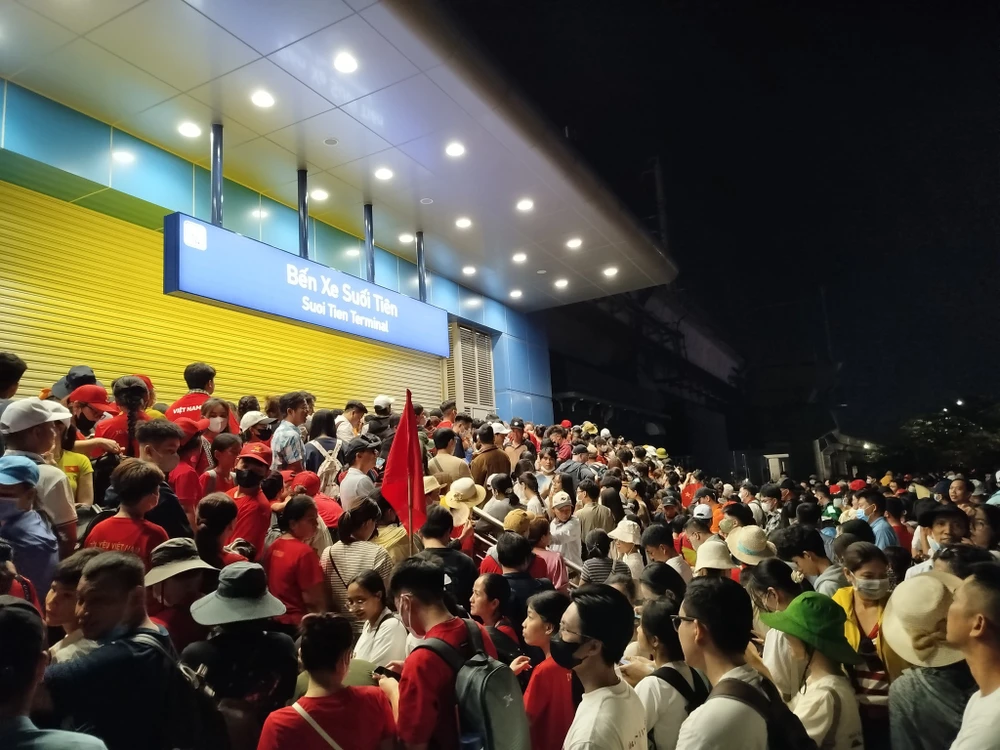 Metro số 1 đón hơn 120.000 lượt khách vào ngày Lễ 30-4