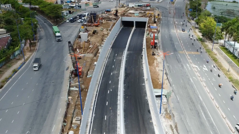 Sắp thông xe hạng mục hầm chui An Phú, dự án nút giao An Phú
