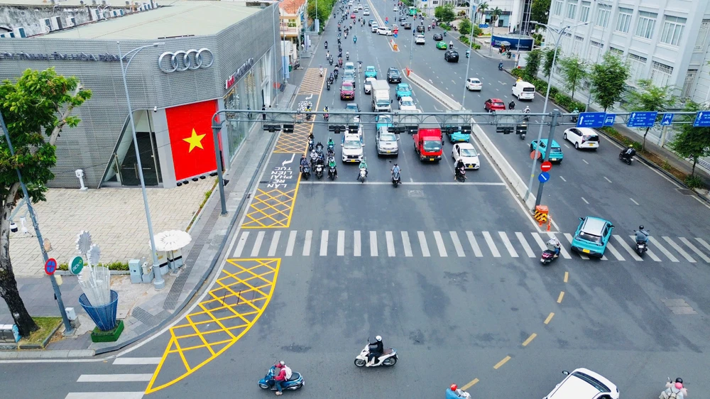 Vạch mắt võng xuất hiện tại giao lộ Lê Duẩn - Tôn Đức Thắng