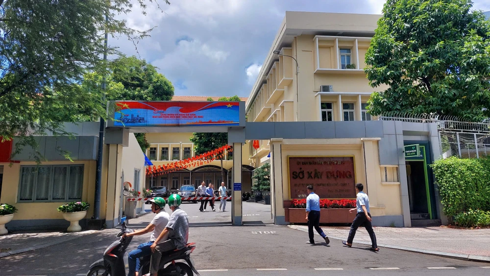 Trụ sở làm việc của Sở Xây dựng TP.HCM đặt tại 3 nơi.