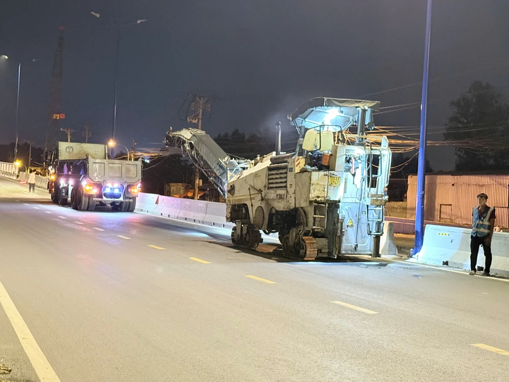 Vì sao cầu Tăng Long, TP Thủ Đức mới đi vào hoạt động đã có vết nứt?