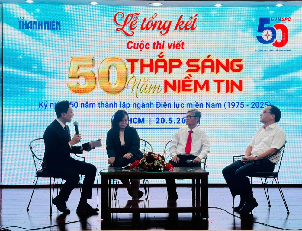 Các tác giả xuất sắc đạt giải cuộc thi viết 50 năm thắp sáng niềm tin