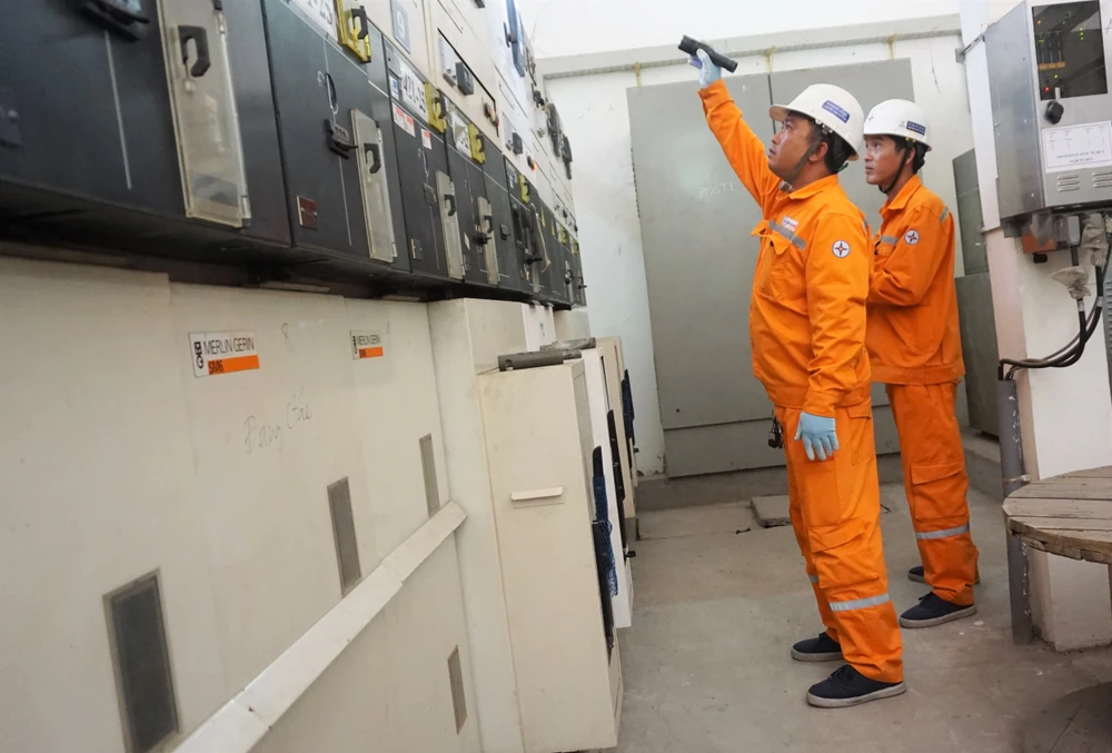 Hoàn thành cấp điện ổn định cho 142 điểm thi lớp 10 tại TP.HCM