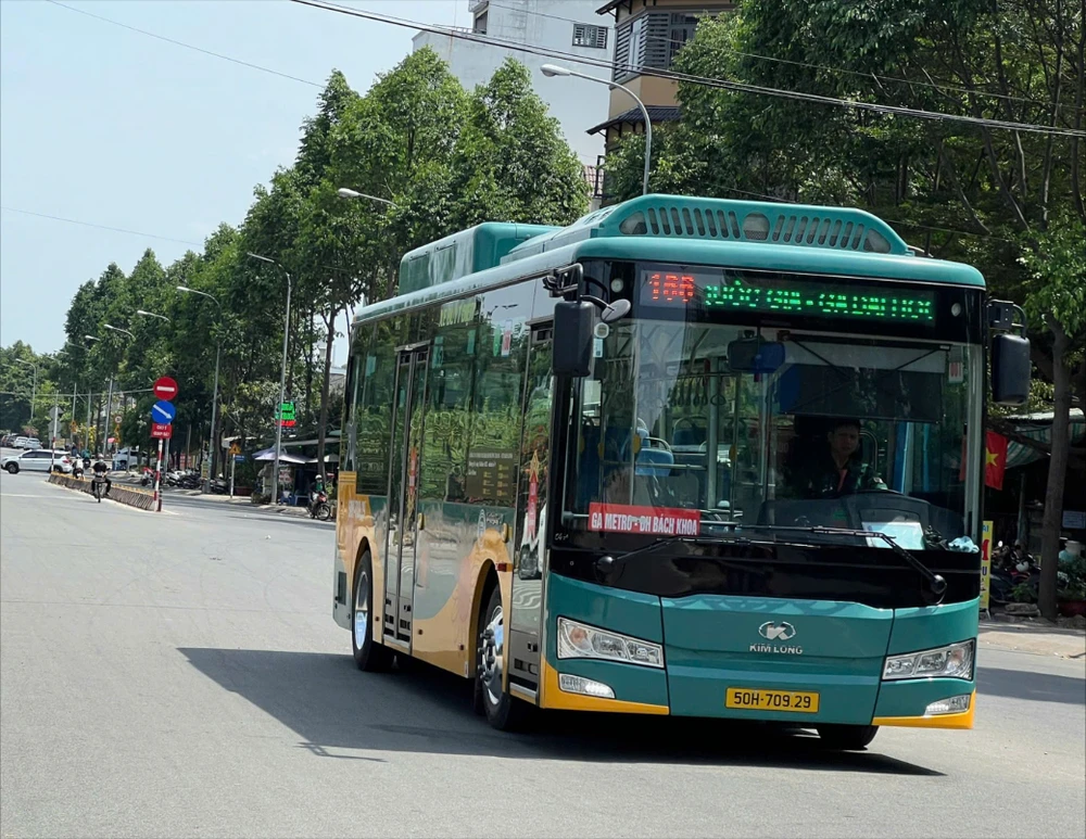 TP.HCM điều chỉnh 4 tuyến xe buýt kết nối với tuyến metro số 1. Ảnh: ĐT