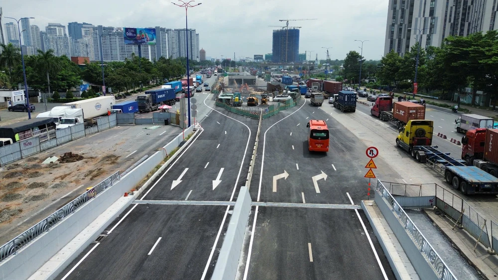 thực hiện nghiêm việc đảm bảo an toàn giao thông trên đường đang khai thác