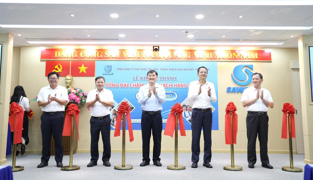 Ngành cấp nước TP.HCM triển khai tổng đài chăm sóc khách hàng