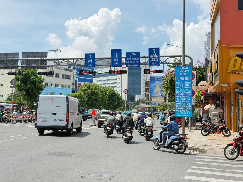 51-dai-phan-cach-tu-dong-1.jpg
