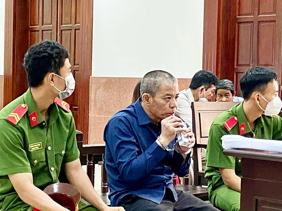 Bị cáo Huy trong giờ nghị án. Ảnh: ĐẠI NGỌC