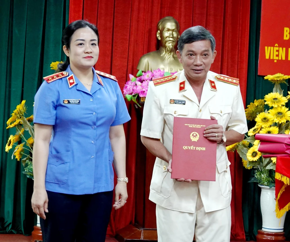 Ông Nguyễn Mạnh Thắng, Phó viện trưởng VKSND tỉnh Đồng Nai được bổ nhiệm giữ chức Viện trưởng VKSND tỉnh Đồng Nai. Ảnh: VH Ông Nguyễn Mạnh Thắng, Phó viện trưởng VKSND tỉnh Đồng Nai được bổ nhiệm giữ chức Viện trưởng VKSND tỉnh Đồng Nai. Ảnh: VH