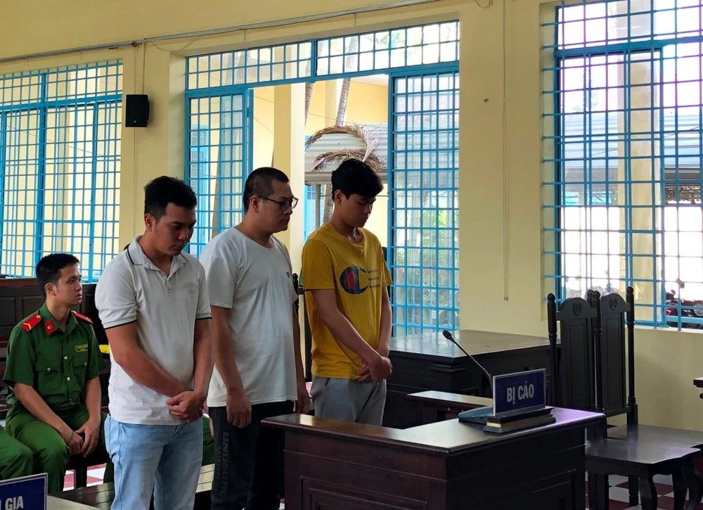 cán bộ lạm quyền