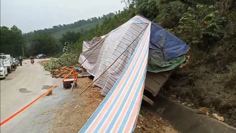 Tai nạn kinh hoàng trong đêm ở Thanh Hóa, 7 người tử vong ảnh 3