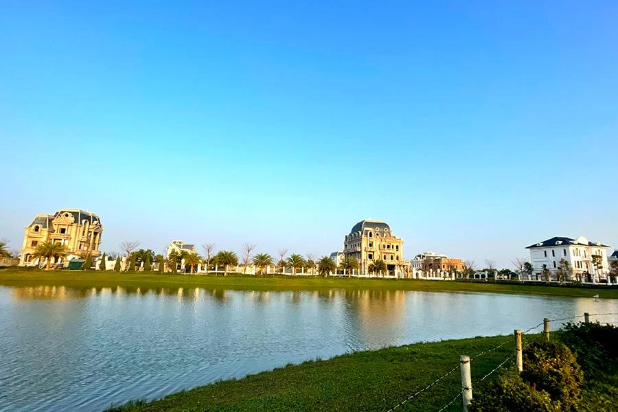 UBND TP Thanh Hóa cho biết có 56 lô liền kề và 5 lô biệt thự tại Dự án khu đô thị Đông Hải xây dựng các hạng mục công trình không đúng thiết kế. Ảnh: ĐẶNG TRUNG