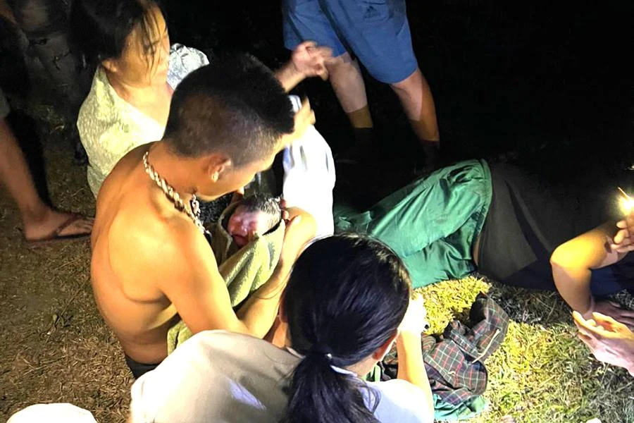 Hiện tại sức khỏe của sản phụ và bé gái nặng 3kg đã ổn định. Ảnh: Người dân cung cấp