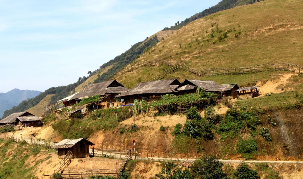 Mục tiêu đưa Mường Lát phát triển toàn diện, đến năm 2045 thu nhập bình quân đầu người của huyện Mường Lát bằng bình quân các huyện miền núi Thanh Hóa. Ảnh: ĐẶNG TRUNG