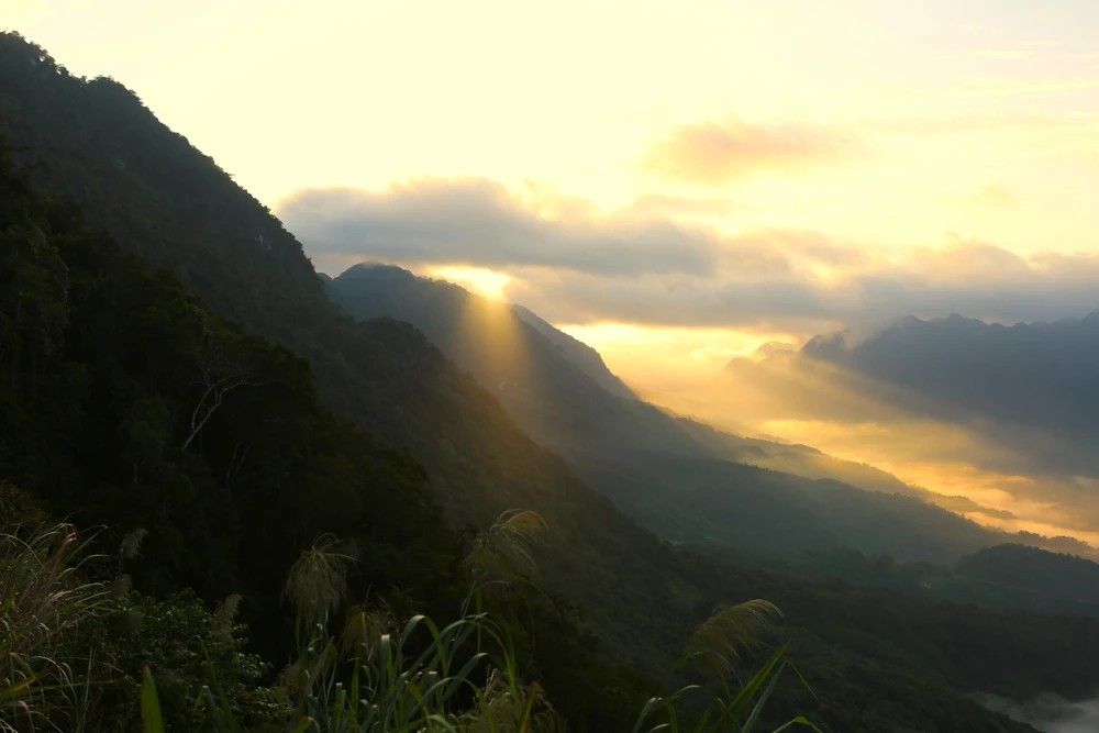 Ngày mới trên vùng đất Cao Sơn.