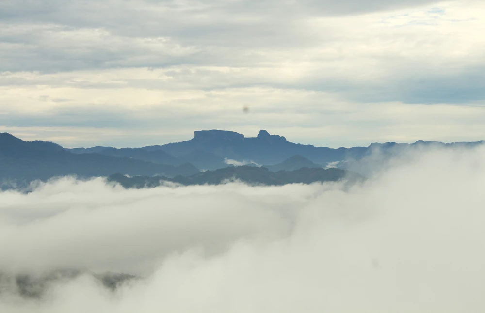 Mường Lát với hơn 40 nghìn đồng bào thuộc 6 dân tộc anh em gồm Thái, Mông, Mường, Dao, Khơ Mú và Kinh.
