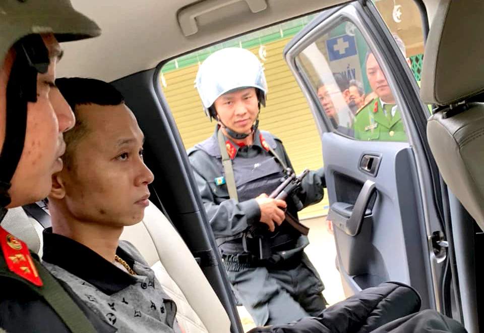 Nguyễn Duy Lâm bị cảnh sát bắt giữ. Ảnh: CATH