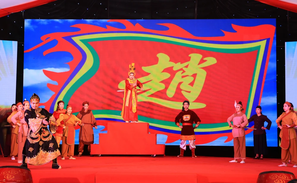 Tại buổi lễ, Thanh Hóa đã tái hiện hiện cuộc khởi nghĩa chống quân Đông Ngô năm 248 để tưởng nhớ Bà Triệu. Ảnh: ĐẶNG TRUNG Tại buổi lễ, Thanh Hóa đã tái hiện hiện cuộc khởi nghĩa chống quân Đông Ngô năm 248 để tưởng nhớ Bà Triệu. Ảnh: ĐẶNG TRUNG