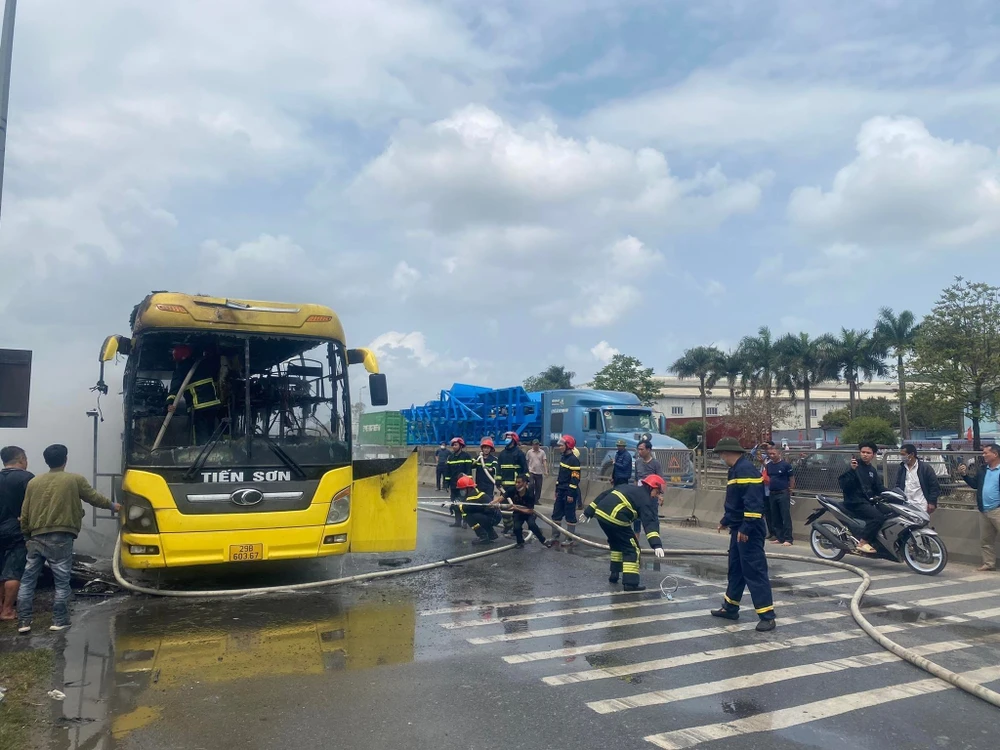 Rất may vụ cháy xảy ra may mắn không có thiệt hại về người.