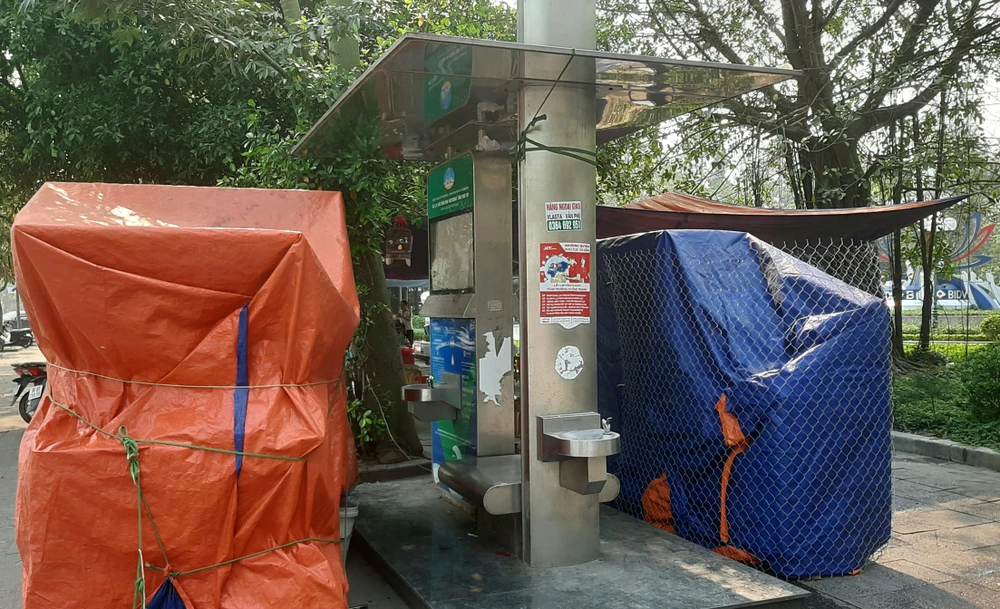 Máy lọc nước thông minh được đầu tư số tiền lớn nhưng không hoạt động. Ảnh: Đ. TRUNG