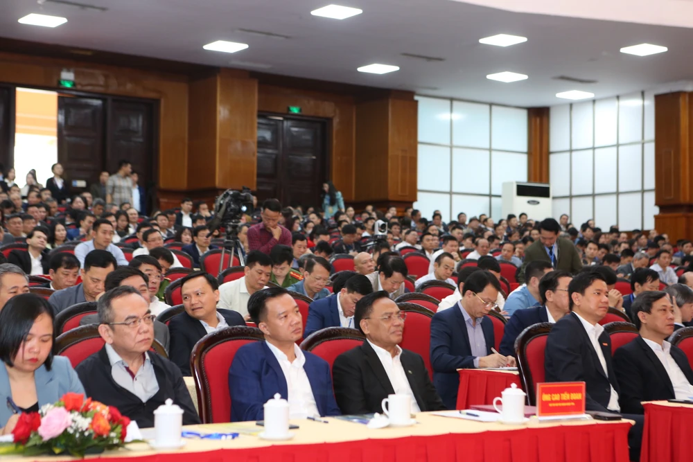 Hơn 300 đại biểu đại diện cho các doanh nghiệp trên địa bàn tỉnh Thanh Hóa dự hội nghị. Ảnh: ĐẶNG TRUNG