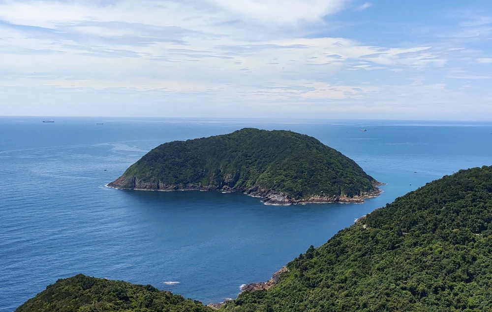 Chuyến đi khám phá cũng những trải nghiệm đã để lại trong lòng du khách cảm giác quyến luyến, nuối tiếc khi phải rời đảo Hòn Mê đẹp tựa thiên đường nhân gian. Ảnh: ĐẶNG TRUNG