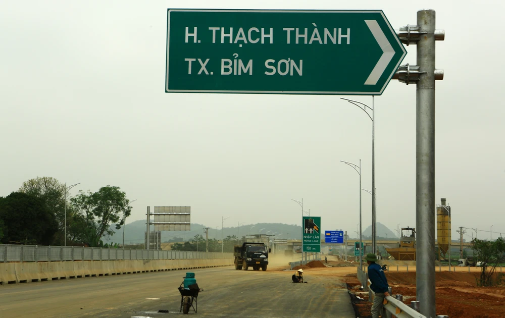 Cao tốc Bắc Nam đoạn Mai Sơn – Quốc lộ 45 thông xe 30-4