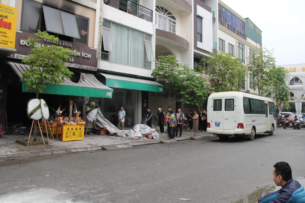 Công tác khám nghiệm hiện trường hoàn tất và gia đình đang tổ chức mai táng cho hai cháu nhỏ theo phong tục địa phương. Ảnh: ĐT