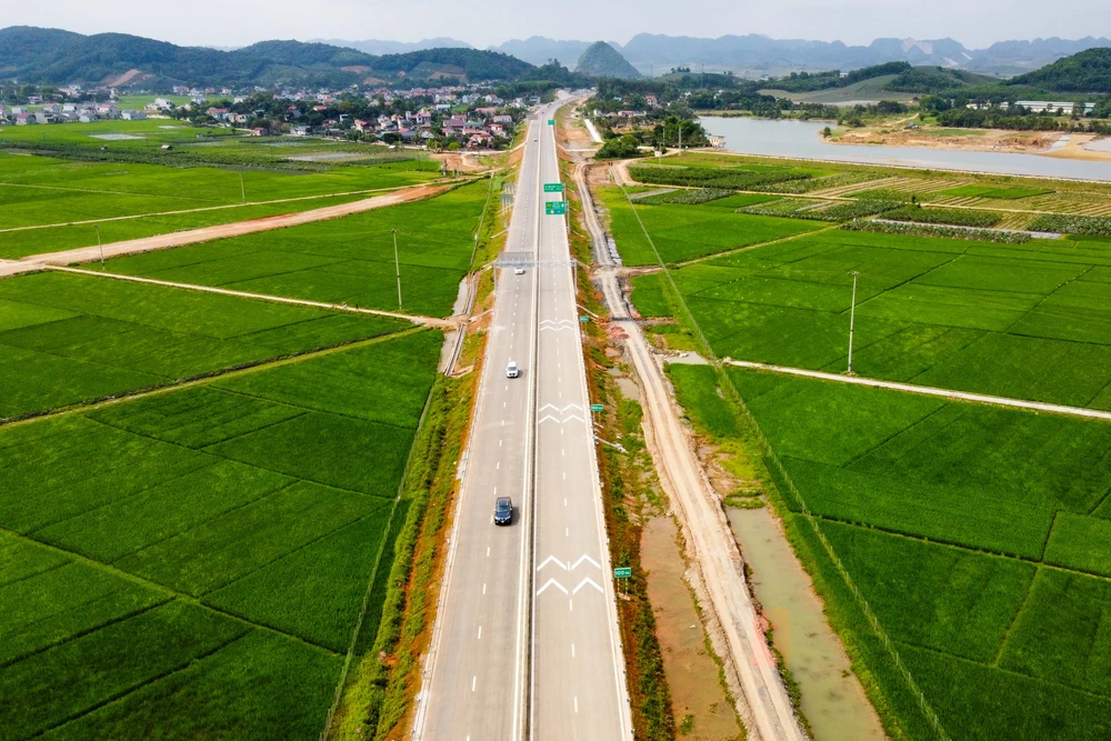 Chính thức vận hành Cao tốc Mai Sơn - Quốc lộ 45 nối Ninh Bình, Thanh Hóa.