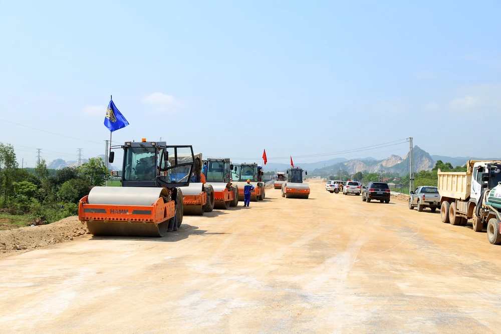 Nút giao thông từ Đông Xuân đi Quốc lộ 45 có chiều dài 9,5, Thủ tướng yêu cầu phải hoàn thành trước tháng 6-2023. Ảnh: ĐT