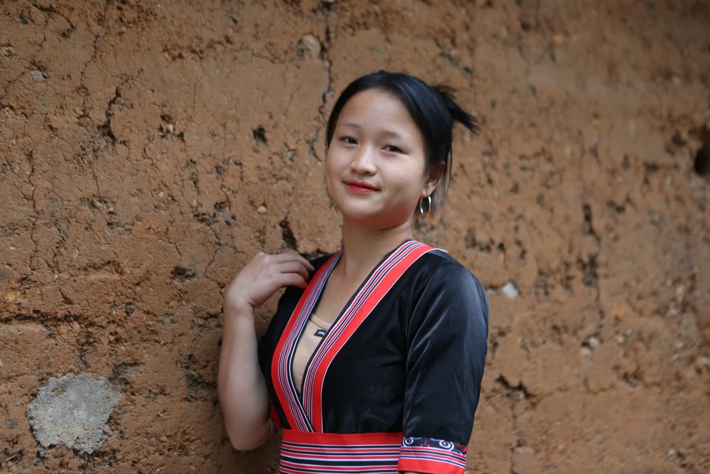 Pom Khuông có 78 hộ, 440 nhân khẩu, 100% là đồng bào dân tộc Mông sinh sống. Họ vẫn còn gìn giữ nét văn hóa truyền thống thuần khiết, cùng với phong tục, tập quán tốt đẹp của người Mông. Ảnh: ĐẶNG TRUNG