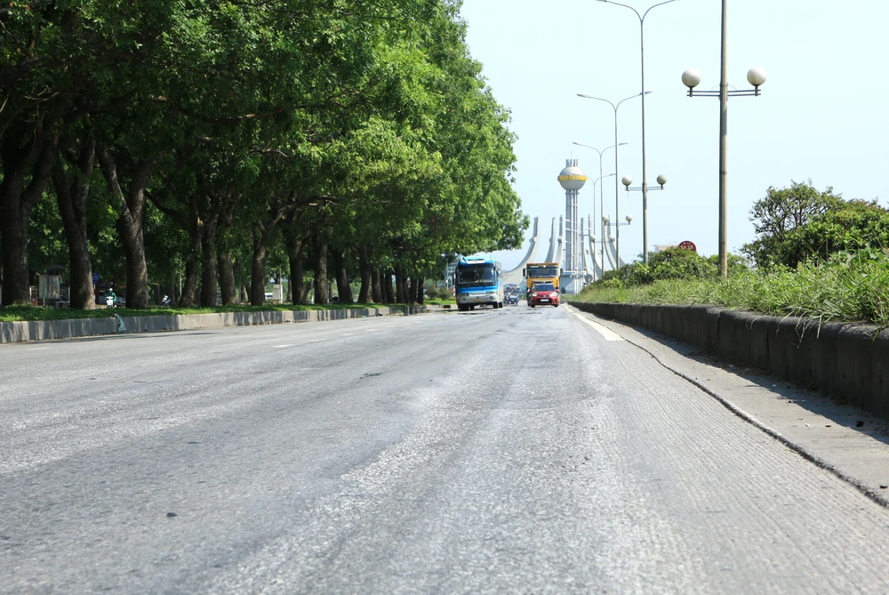 Những năm gần đây nhiều người tham gia giao thông thường xuyên qua tuyến đường này bày tỏ bức xúc vì đường xuống cấp, nhưng không được sửa chữa nên ngày càng xuống cấp trầm trọng.