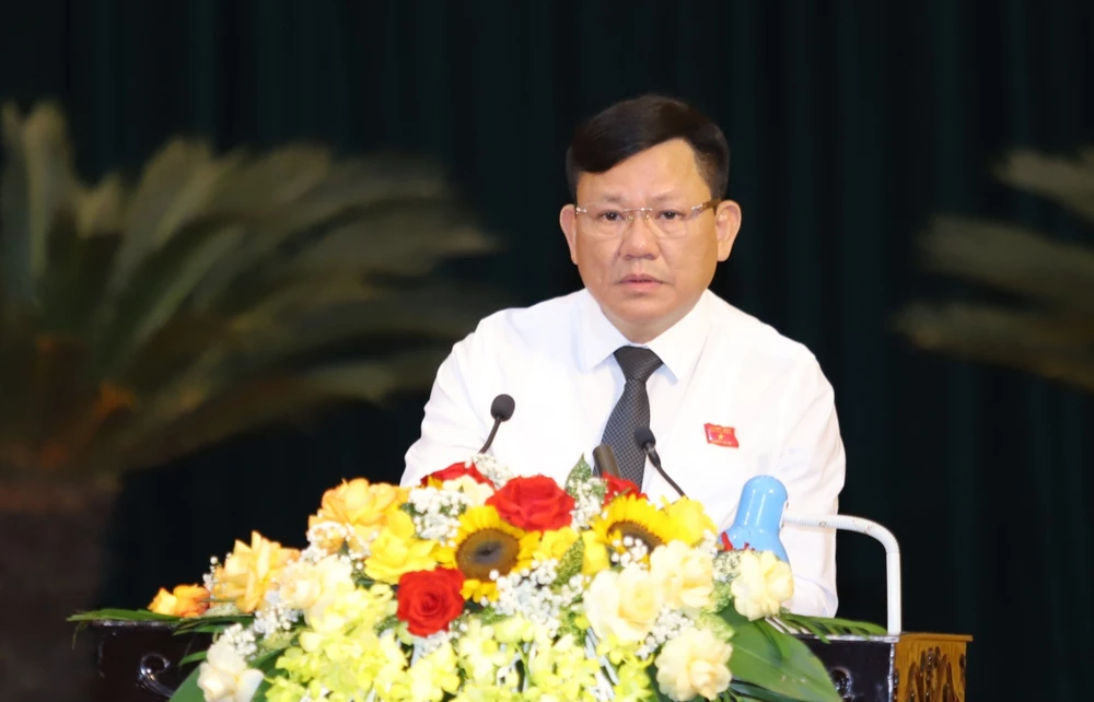 Ông Nguyễn Văn Thi Phó Chủ tịch UBND tỉnh Thanh Hóa đã báo cáo tóm tắt tình hình KT-XH 6 tháng đầu năm 2023. Ảnh: ĐT