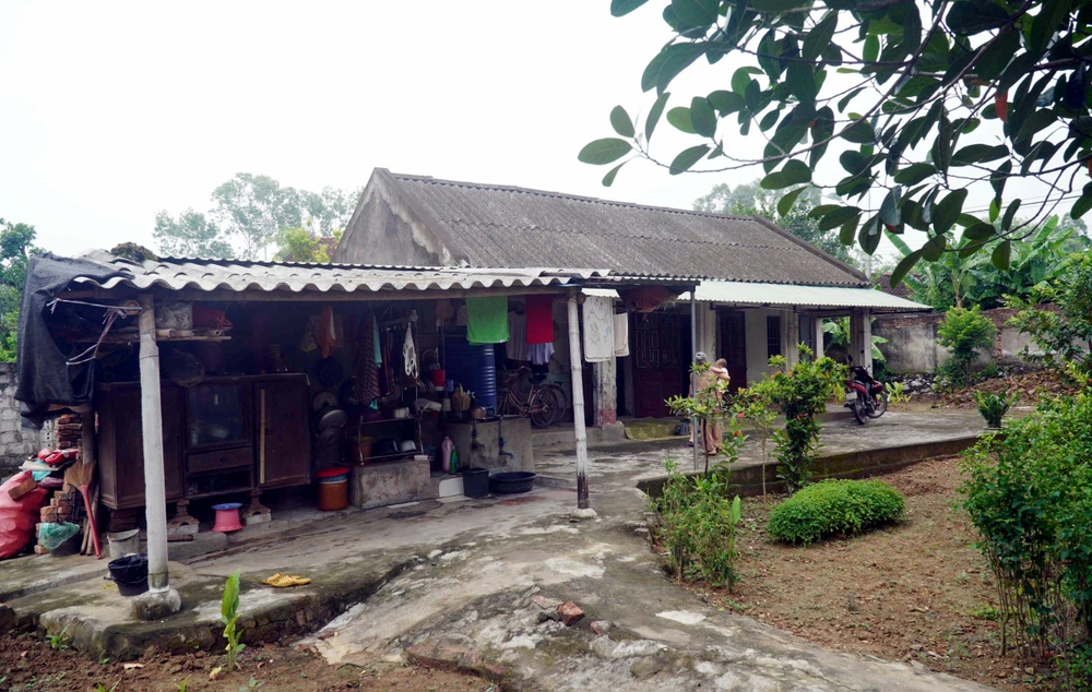 Căn nhà nơi hai bà cháu sinh sống. Ảnh: ĐẶNG TRUNG