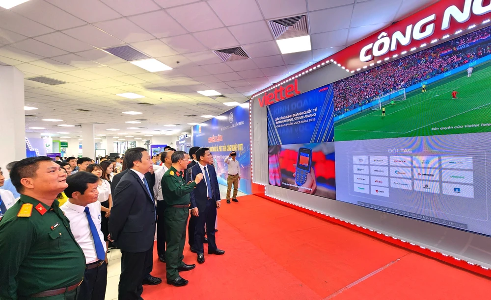 Thanh Hóa: Lấy người dân, doanh nghiệp làm trung tâm động lực chuyển đổi số