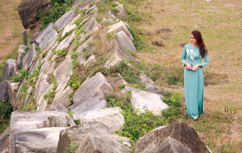 Cận cảnh rêu phong thành đá cổ lớn nhất Đông Nam Á ở Thanh Hóa - 14.JPG