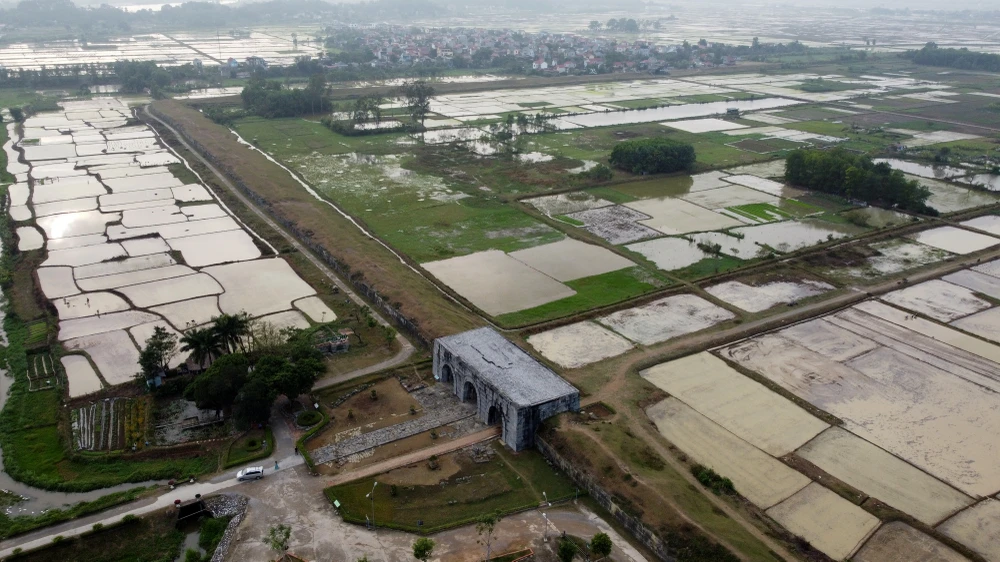 Cận cảnh rêu phong thành đá cổ lớn nhất Đông Nam Á ở Thanh Hóa - 27.JPG