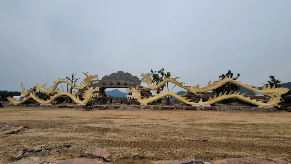 Cận cảnh 4 tượng rồng giống giun… ở Thanh Hóa gây tranh cãi trên mạng-9.jpg